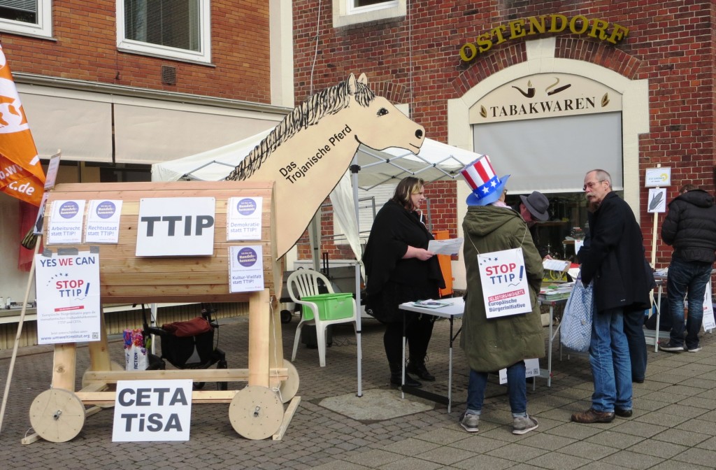 Aufgeschlossener als erwartet reagierten die Coesfelder BürgerInnen auf unsere Aufklärung über TTIP, CETA und TiSA.